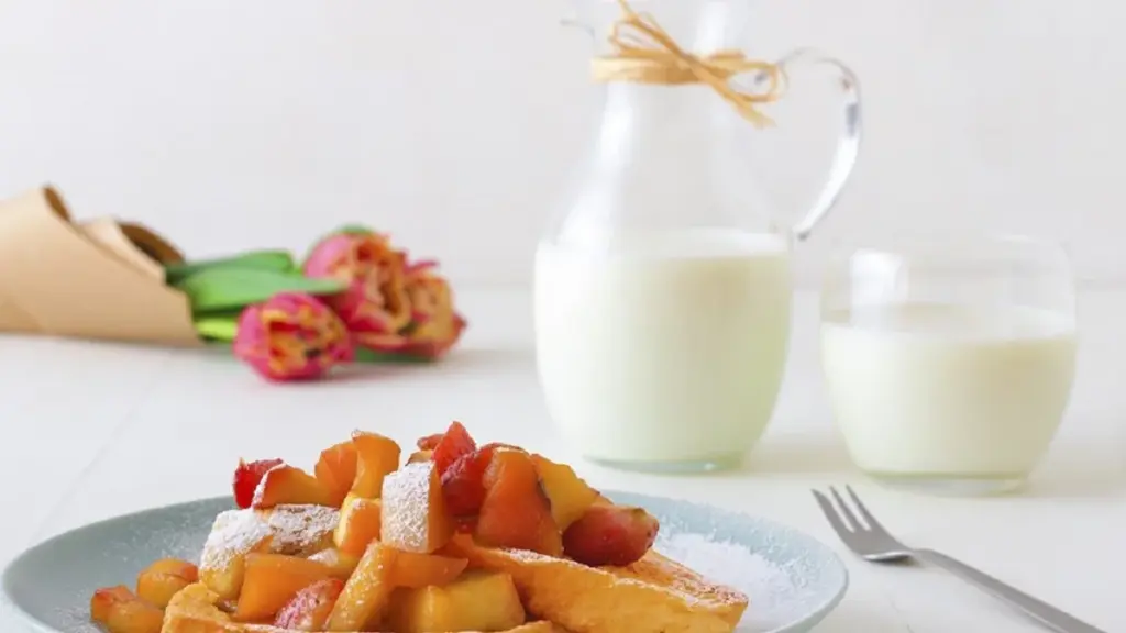 Wentelteefjes met tsoureki en vers fruit