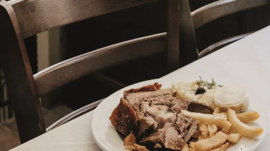Geroosterd speenvarken van taverne Koumpouris in Levidi, Arcadië